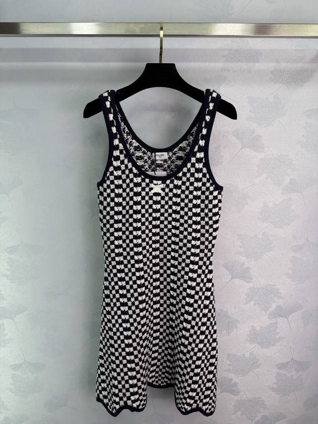 Celine* Made of 100% pure cotton, the fabric is soft and dense, clear and soft,