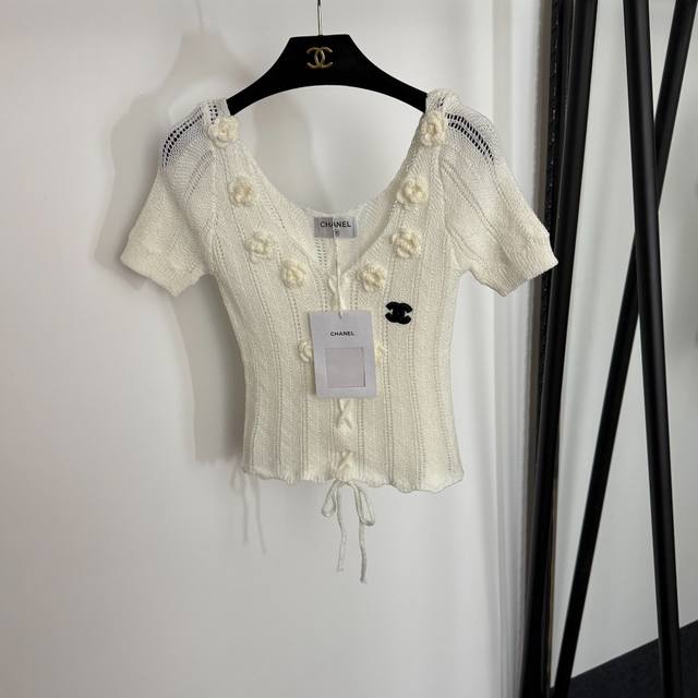 Style No. 20254075 Chane* new style flocked logo 3D hook flower V-neck slim fit