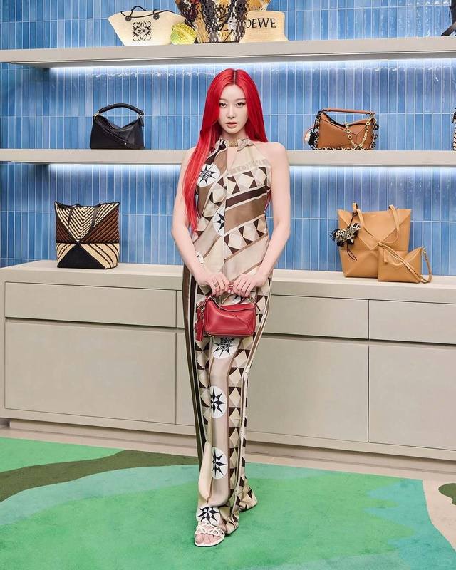 Loew* 25Ss Spring and Summer new geometric contrasting print elastic waist casua