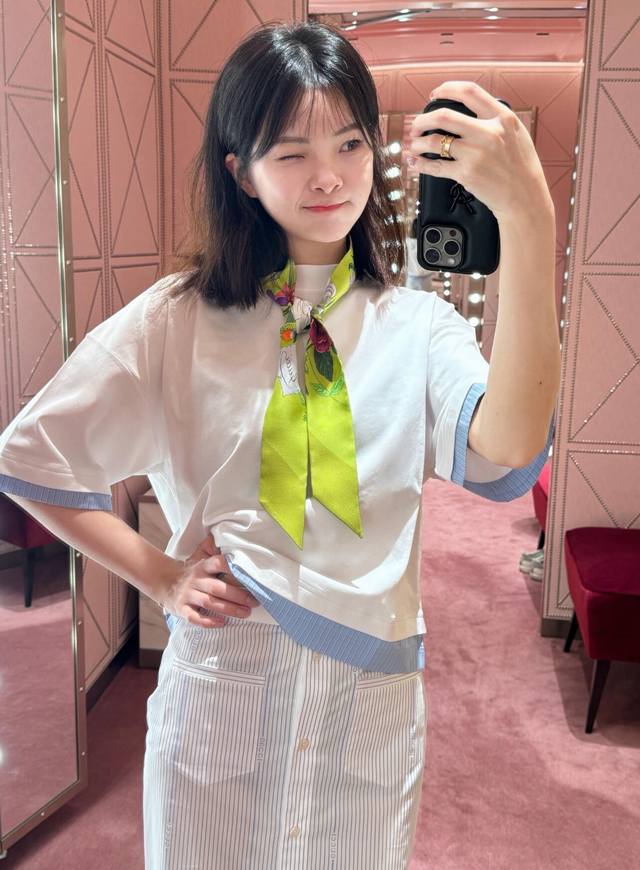 Gucc* 25Ss Spring and Summer new micro-logo embroidery stitching round neck shor