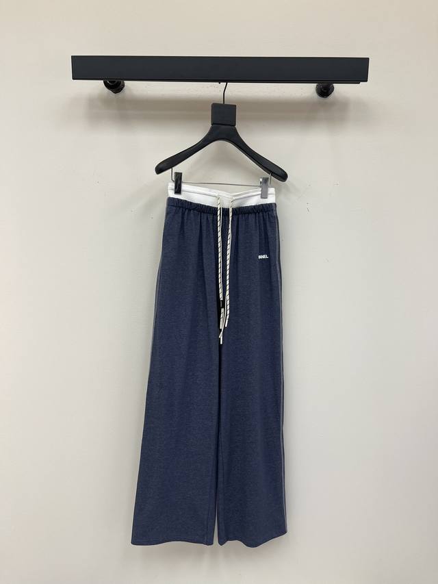 Chane 25Ss New casual pants with versatile colors. High-end custom belts show a