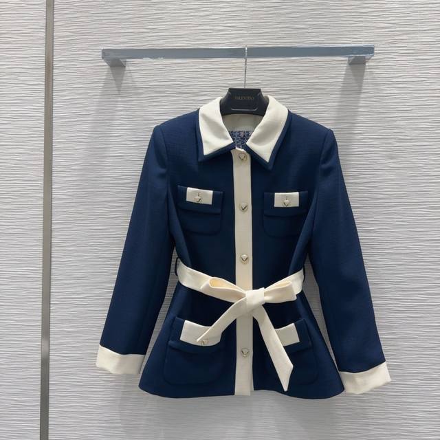 Valentin* 2025Ss new temperament jacket classic design, the upper body is exquis