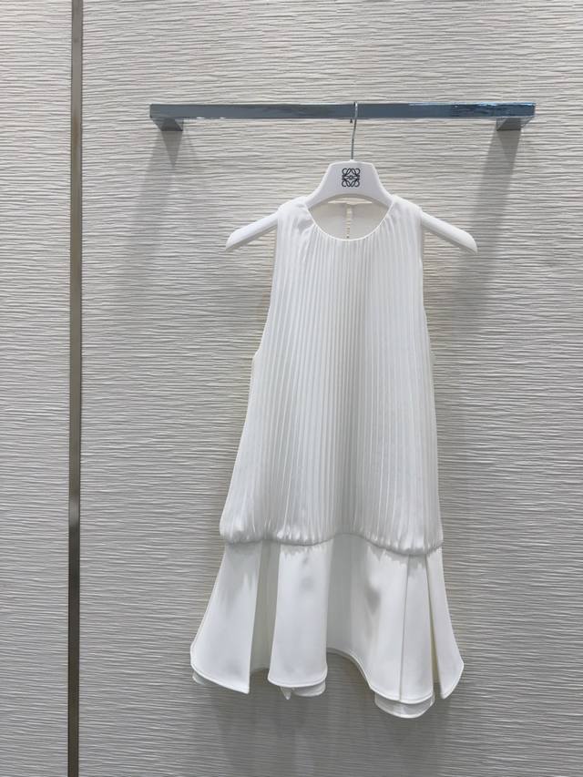 Loe W*E 2025Ss new vest dress is fashionable, low-key, elegant and luxurious! Th