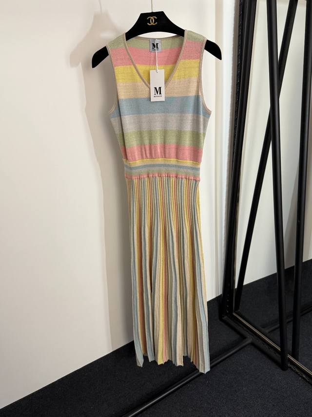 Style No. 20254019 Missoni new color matching rainbow striped V-neck waist plea