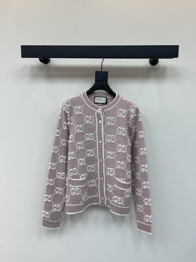 Sakura PinkThe Gg pattern returns in a new look, with selected materials and seq