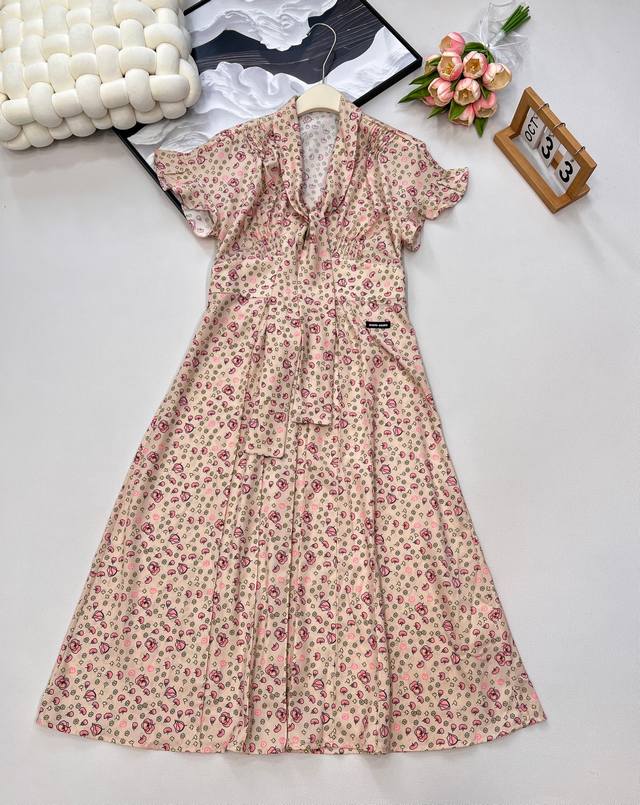 Miumiu2025 new style lace cuffs floral long skirt, customized Yb imported twill