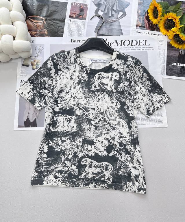 Dior's new animal jungle print knitted short sleeves, with full-length heavy pri