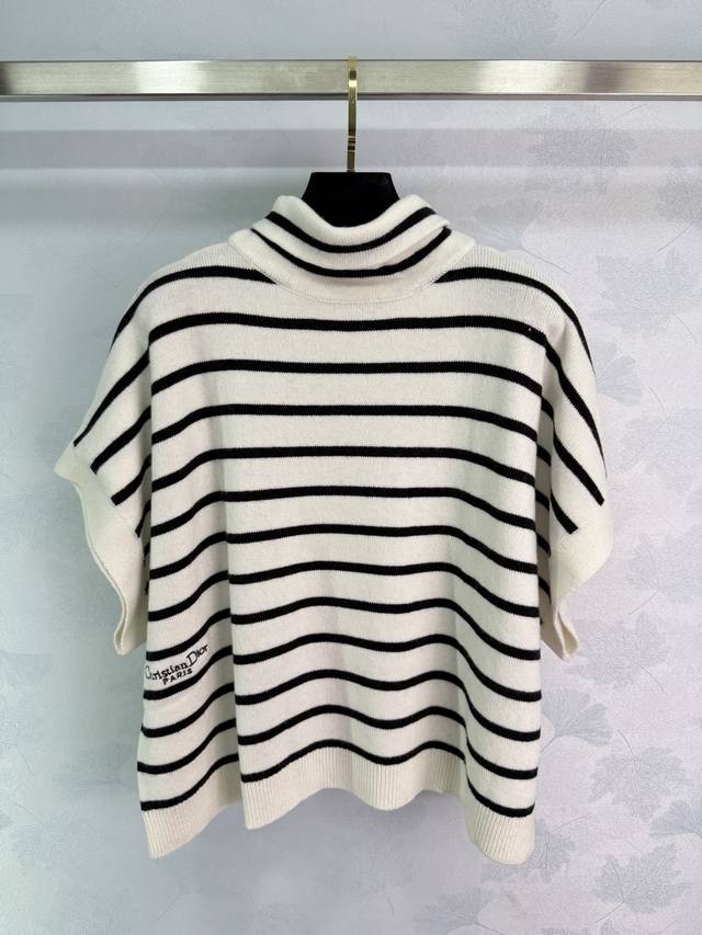Dio*2025 Early Autumn new black and white striped knitted cape top, high collar