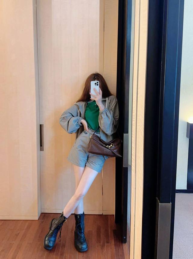 Miumi* 25Ss Spring and Summer New Retro Plaid Bouquet Waist Pleated Shorts | Exc