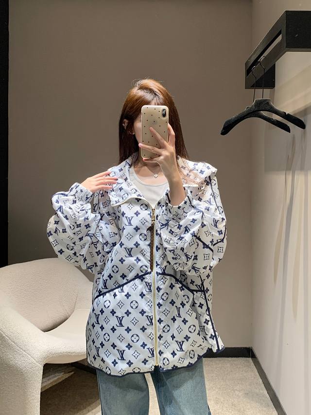 Louis Vuitto* 25Ss Spring and Summer New Classic Monogram Full Logo Print Hooded