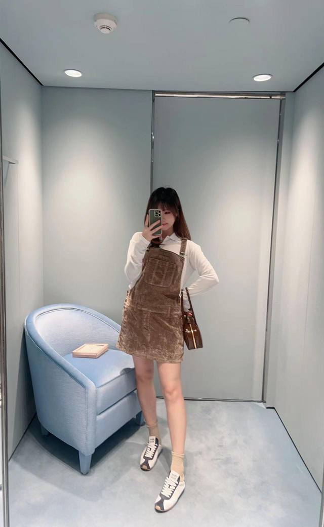 Miumi* 25Ss Spring and Summer New Workwear Style Letter Embroidery Velvet Suspen