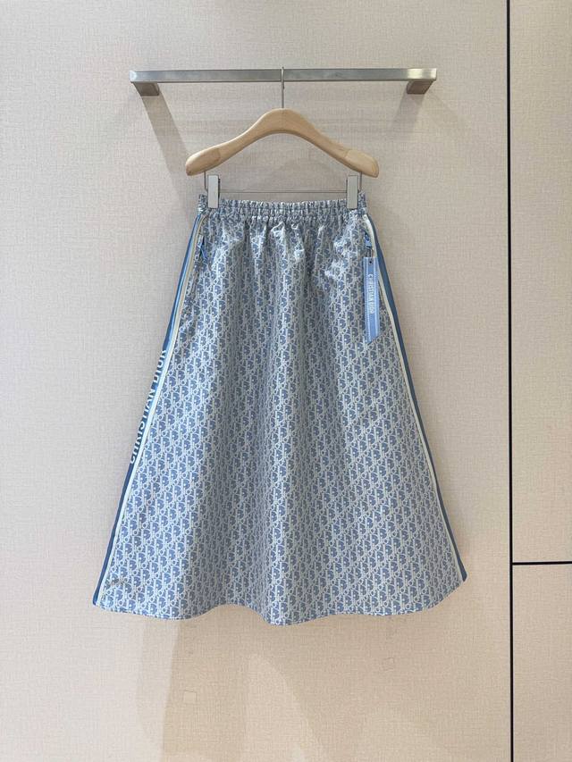 D new product recommendation... mid-high waist elastic waist skirt, made of poly