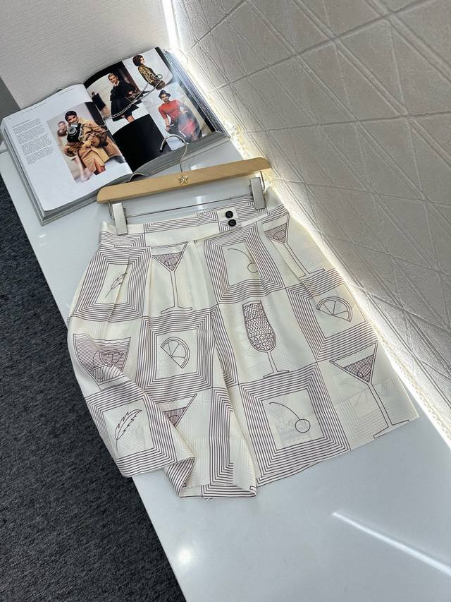 Loro Pain*2025 New arrivals Silk hooded printed jacket and shorts set Customized