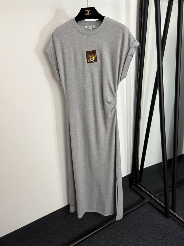 Style No. 20254083 Loew* new logo letter leather label decoration pleated waist