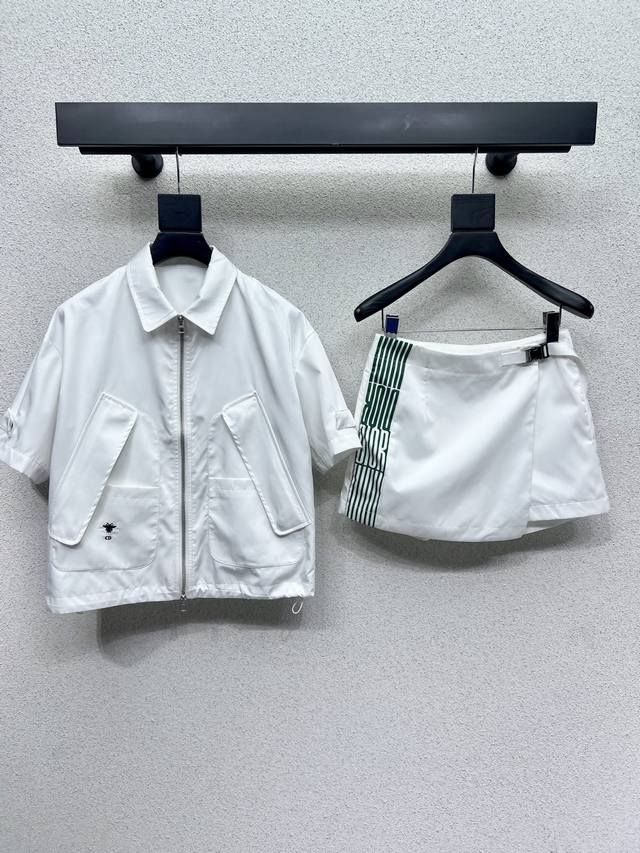 D series of side striped short-sleeved cardigan tops + shorts and skirts are ava
