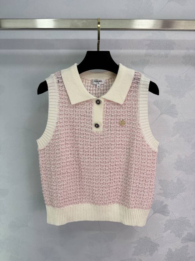 Chanel*2025 Spring and Summer new knitted vest Classic Chanel style design Lapel