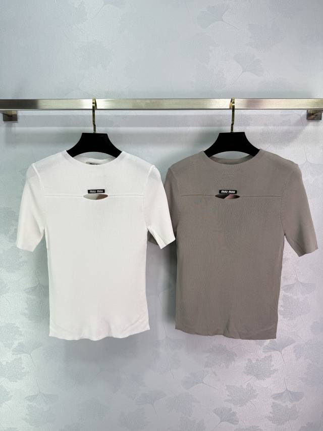 Miu*2025 Spring and Summer new knitted short sleeves with hollow design on the c