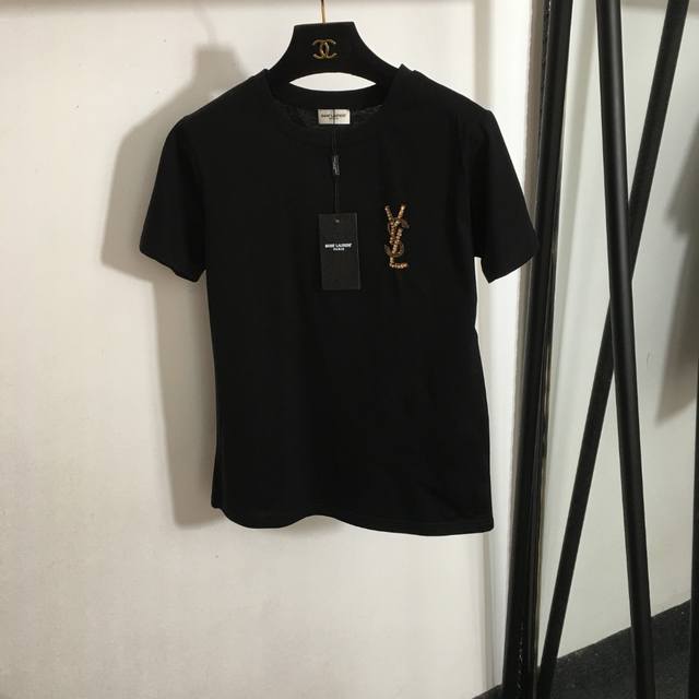 Style No. 8240 Ysl* New Diamond Logo Brooch Decorated Short Sleeve T-shirt, Whi
