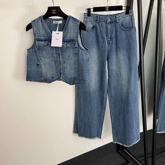 Style No. 20254219 Dio* new denim suit, Cd bee embroidered V-neck denim vest ja