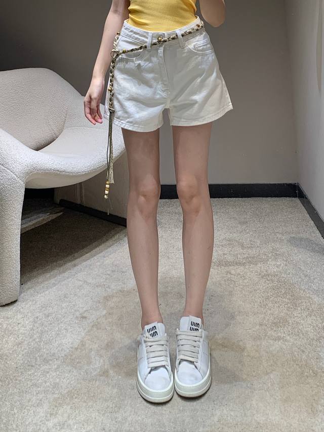 Chane* 25Ss Spring and Summer new braided waist rope beaded white denim shorts |