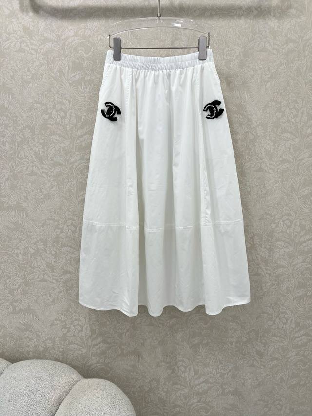 Chan*L 25 New vintage style double C pattern skirt is very beautiful and fashion