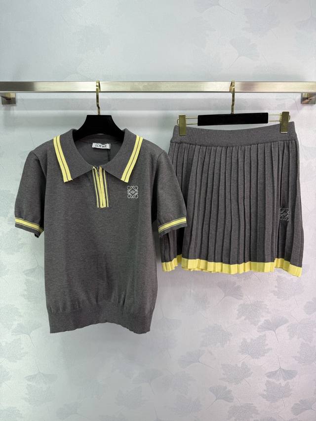 Loe*2025 new knitted suit Polo collar top with pleated skirt Colorblock ribbed c