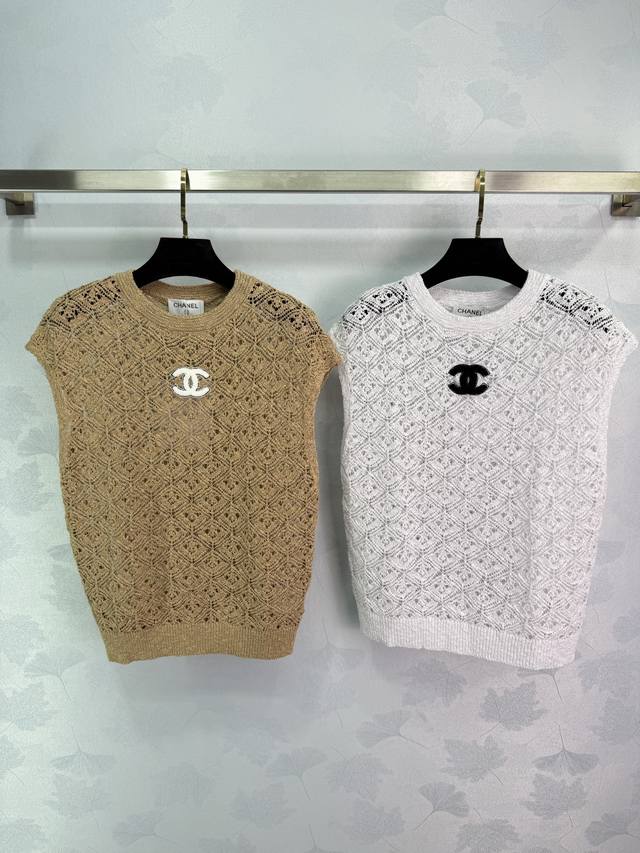 Chanel*2025 Spring and Summer new hollow knitted vest with exquisite double C em