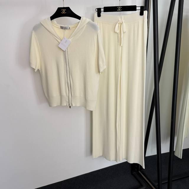 Style No. 20254180 Brunello Cucinell*Bc new knitted suit, beaded short-sleeved