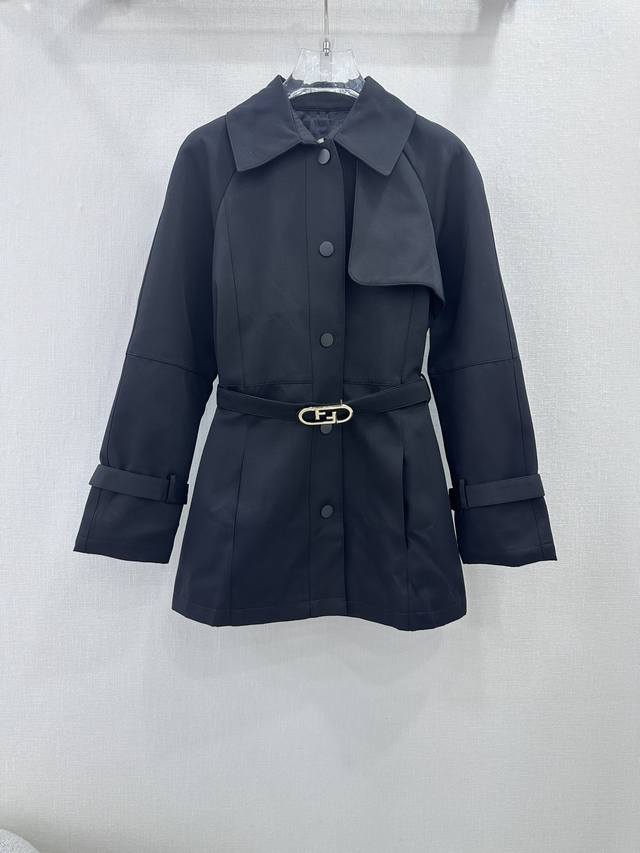 Fend* Fendi's new early autumn products. Song Hye Kyo's elegant long belted tren
