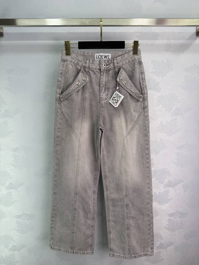 25 New arrival Loew* flap back pocket embroidered letter trousers Raw material i