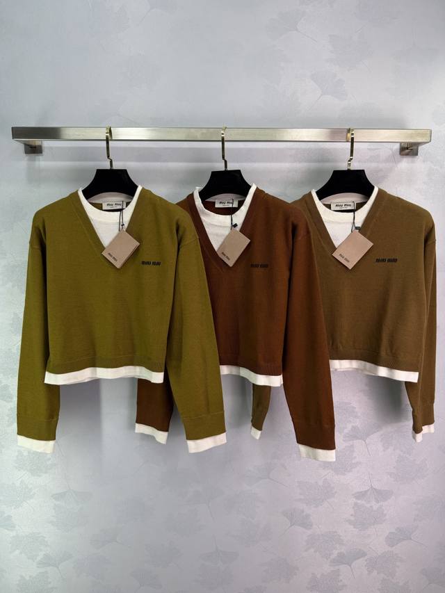 Miu*2025 Early Autumn New Fake Two-piece Sweater V-neck design with white round