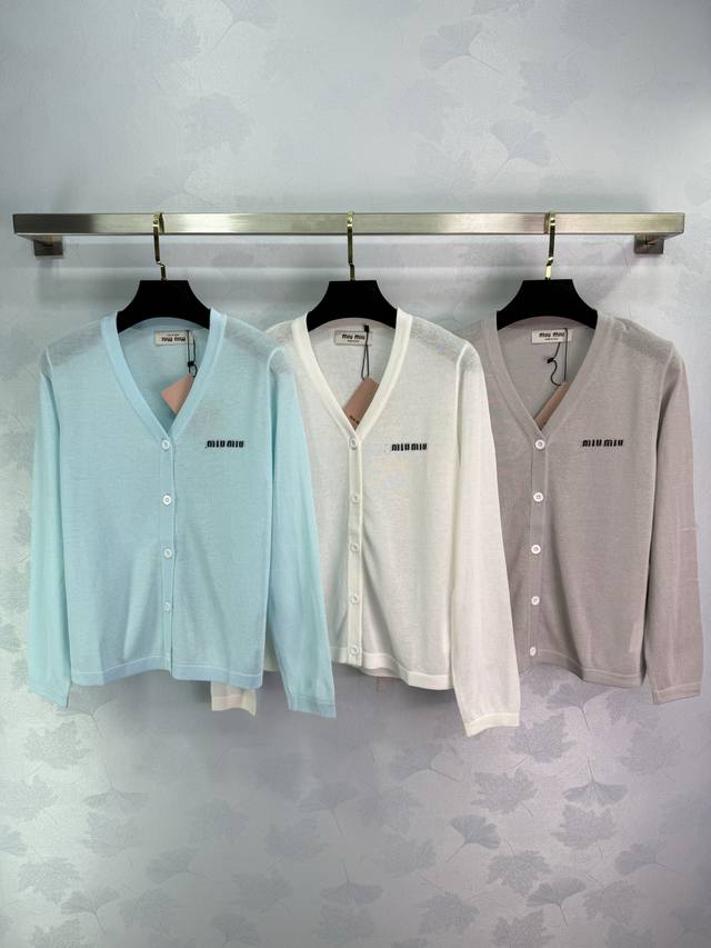 Miu*2025 Early Autumn New V-neck knitted cardigan with letter logo on the chest,
