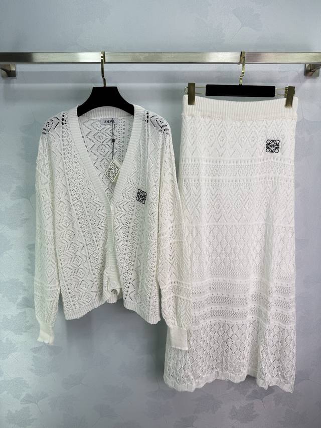 Loe*25 Early Autumn new hollow knitted suit cardigan + skirt Super beautiful lac