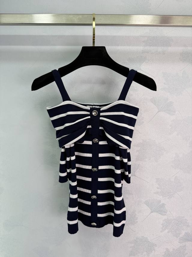Ch*25 Early autumn new black and white striped knitted top with one shoulder des