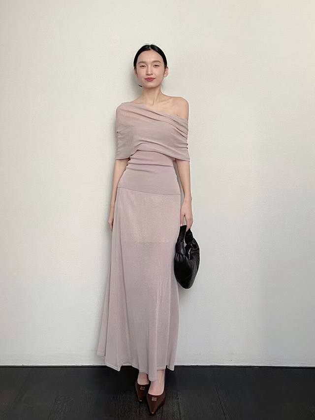 Viktoriachan 2025 early autumn new knitted skirt, elastic waist design. Lengthen