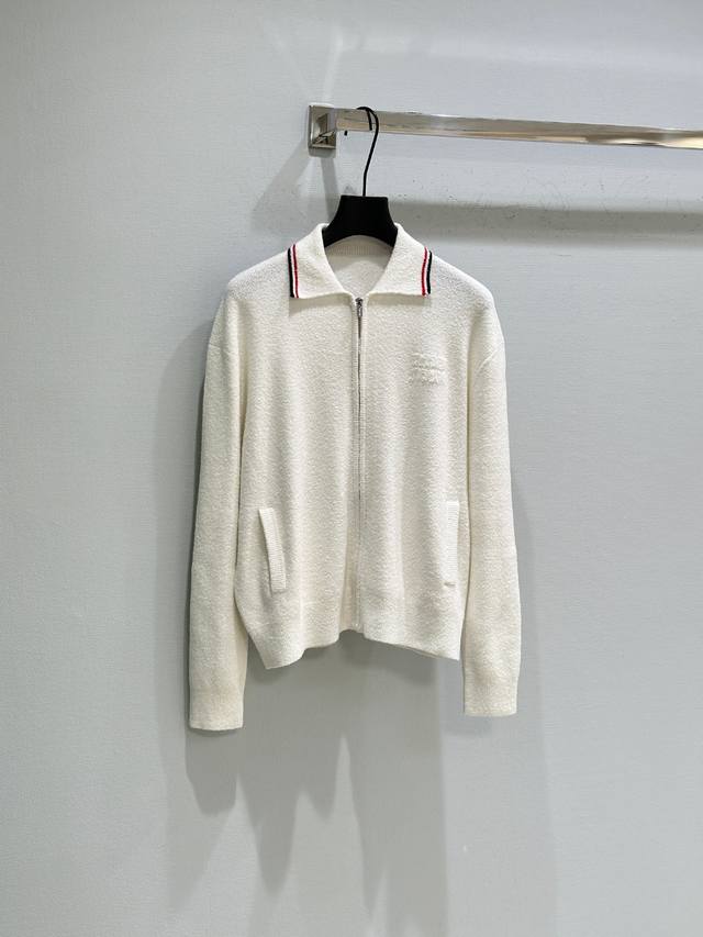 25Ss New arrival for early fall! The double stripe detail evokes the aesthetic o