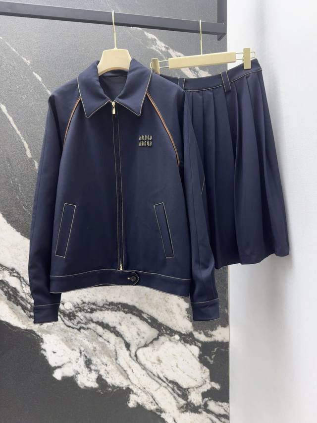 Miu 25Ss Early Autumn New Suede Trim Retro Sporty Jacket with Logo Pleated Skirt