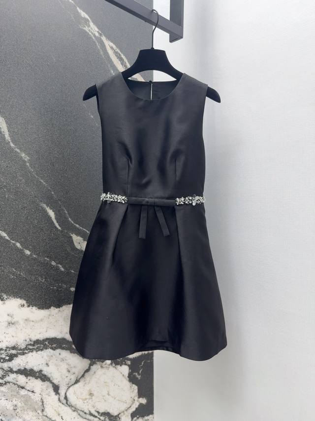 Miu 25Ss Spring and summer new product Sleeveless dress with diamond sequins at