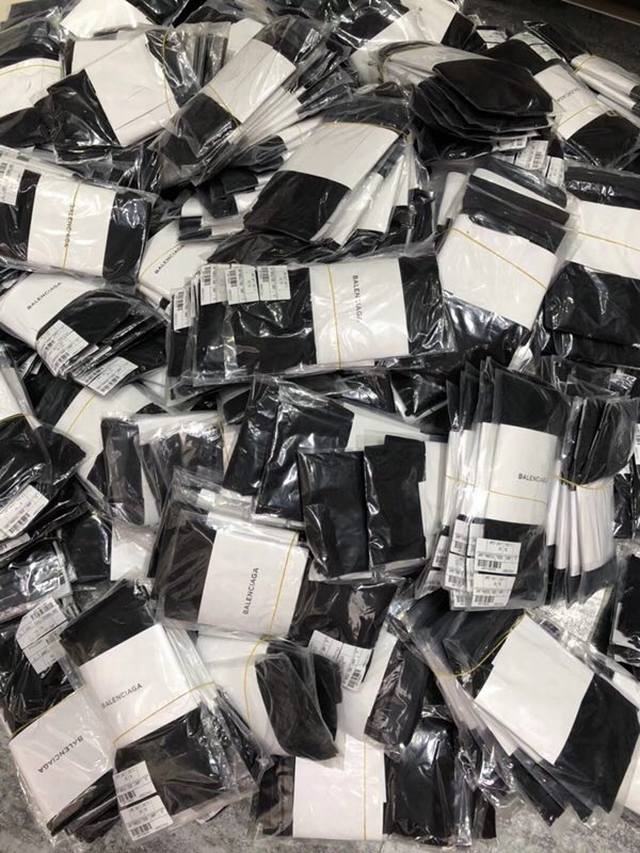 Style No. Balenciag* Flocked stockings, counter price, you can't buy them yet,