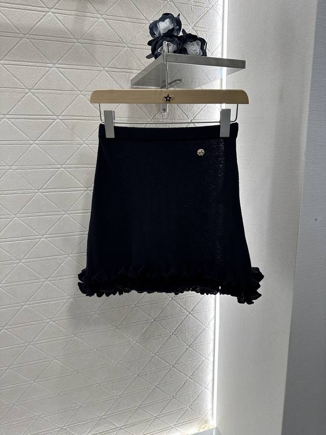 Chane*2025 New arrivals Ruffle-edged knitted cardigan and short skirt set Custom