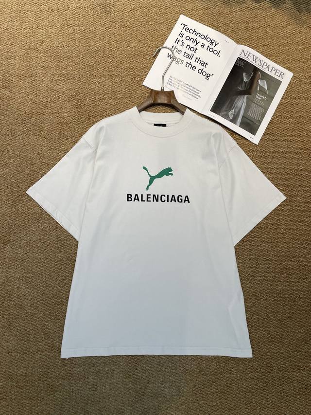 Balenciaga's new T-shirt, this T-shirt is simply the "light of lazy wear"! The h