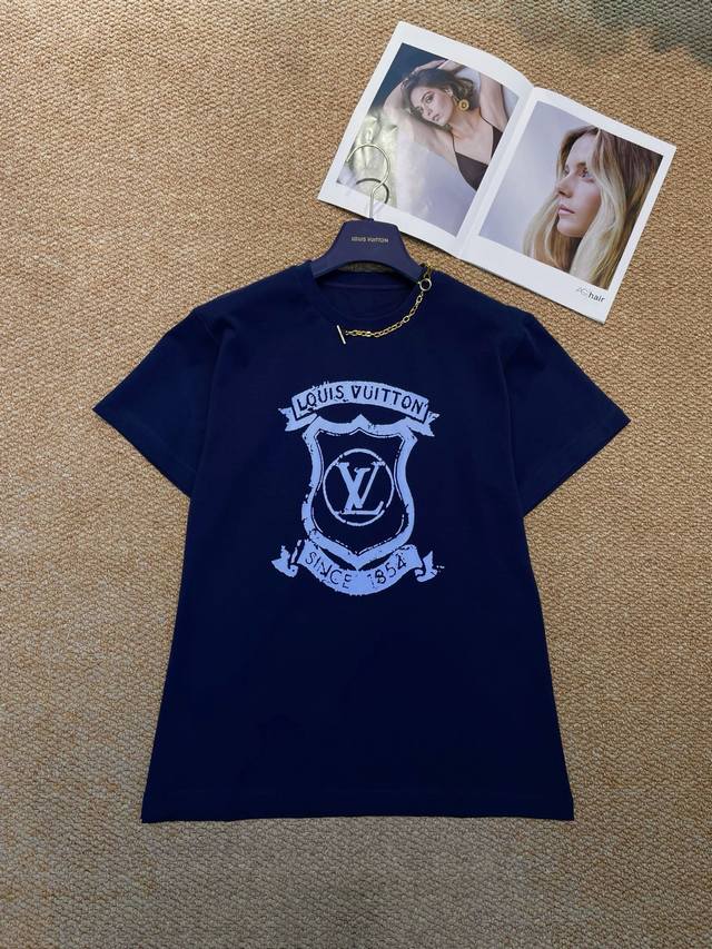Lv new T-shirt, 3D three-dimensional tailoring makes you look slim and not bloat