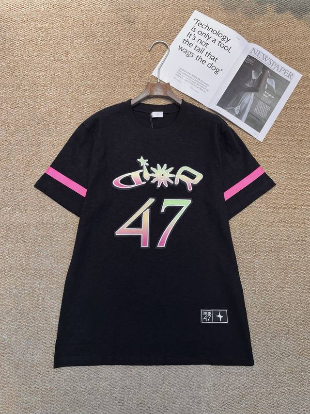 Dior's new T-shirt, this T-shirt is amazing! The personalized print is full of s
