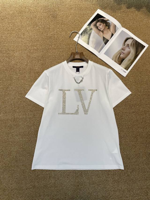 Lv new T-shirt, 3D three-dimensional tailoring makes you look slim and not bloat