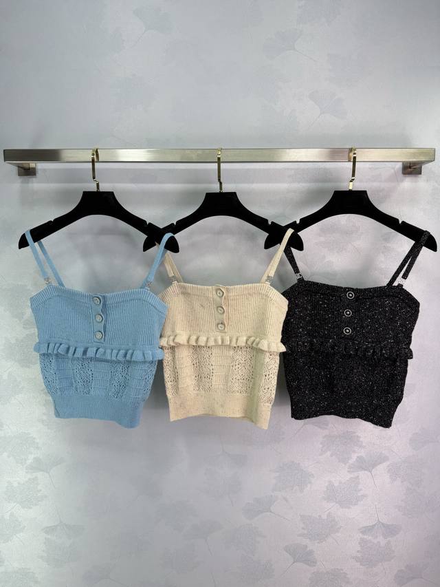 Chane*2025 Spring and Summer new knitted layered lace suspenders are customized.