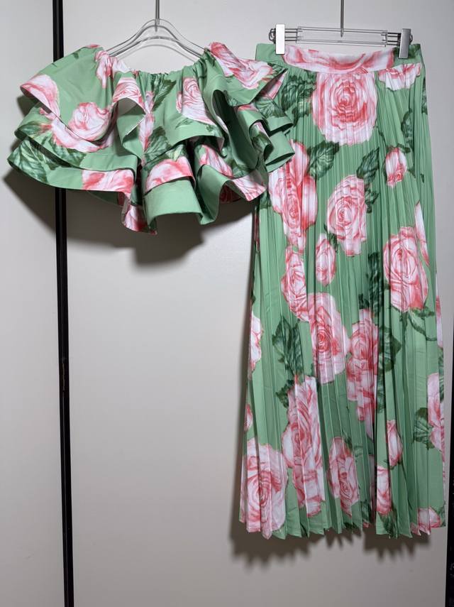 suit green rose flower print puffy multi-layer cake one-shoulder top pleated ski