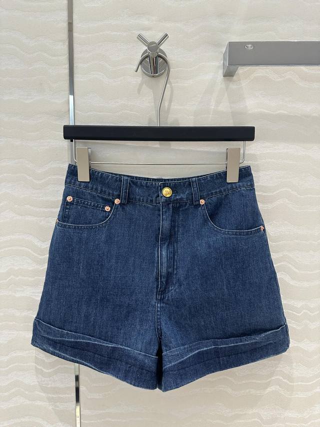 Exclusive first release, hot order recommendation, V series fashionable outfit!