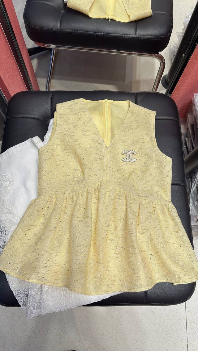 Xiangfeng*Doll version vest top custom thin fabric age-reducing fashion code 36