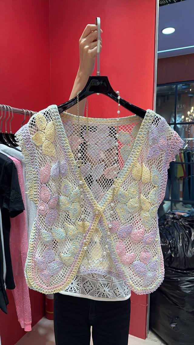 Macaron color butterfly vest is so beautiful. Size SML DDD