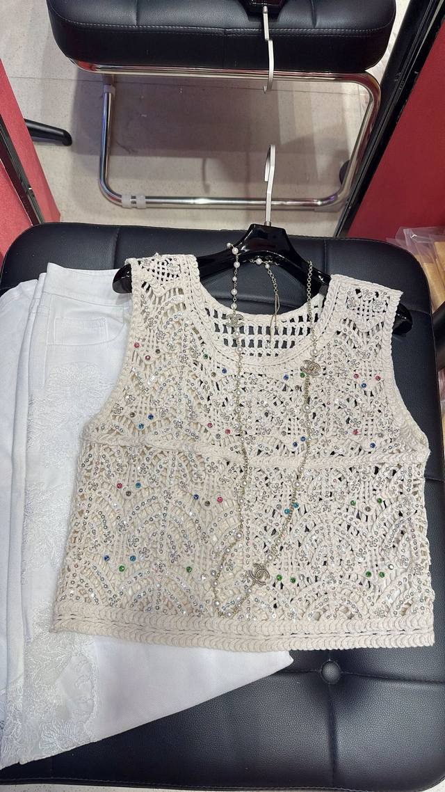 Strongly recommend the heavy-duty summer crochet hollow vest version with super